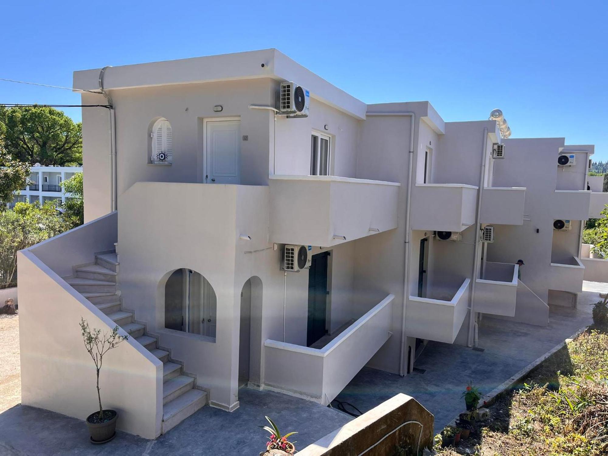 Nisea Apartments Ipsos Bagian luar foto