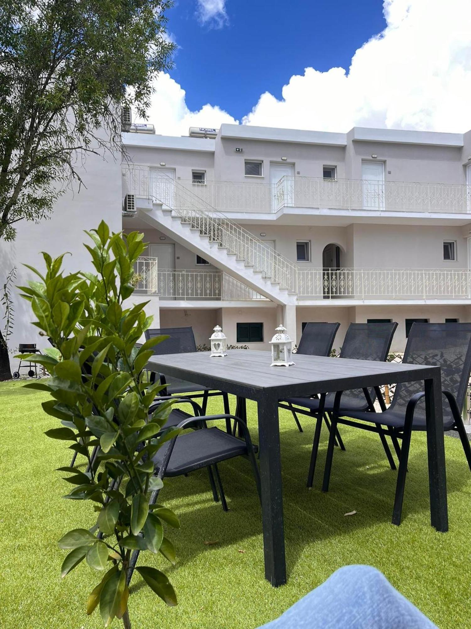 Nisea Apartments Ipsos Bagian luar foto