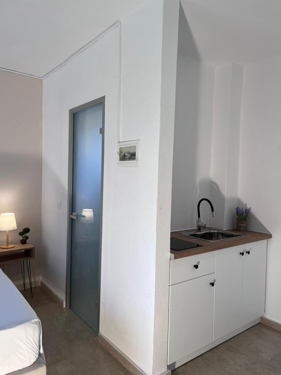Nisea Apartments Ipsos Bagian luar foto